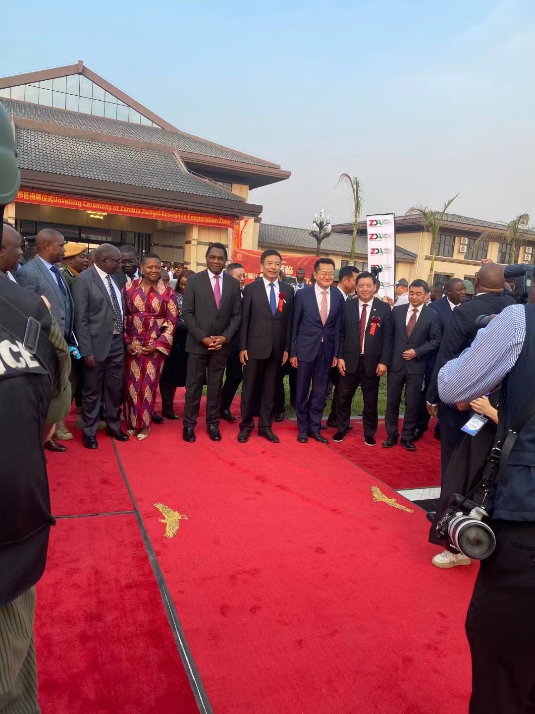 c2f40f7d-8f6f-4737-aa33-d8de02ce7906